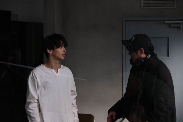 横浜流星の真剣な眼差し…『正体』撮影現場に潜入！（6枚目）