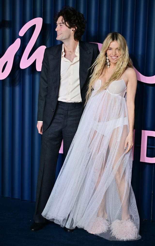 シエナ・ミラーとオリ・グリーン（5枚目）