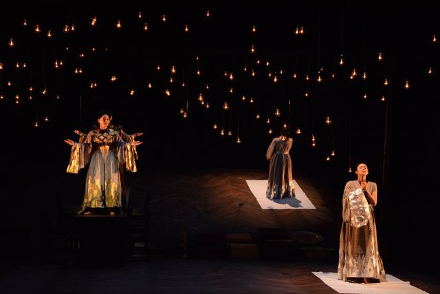 中谷美紀・神野三鈴の妖艶なキスシーンも！舞台「メアリー・ステュアート」開幕直前会見＆公開フォトコール（4枚目）