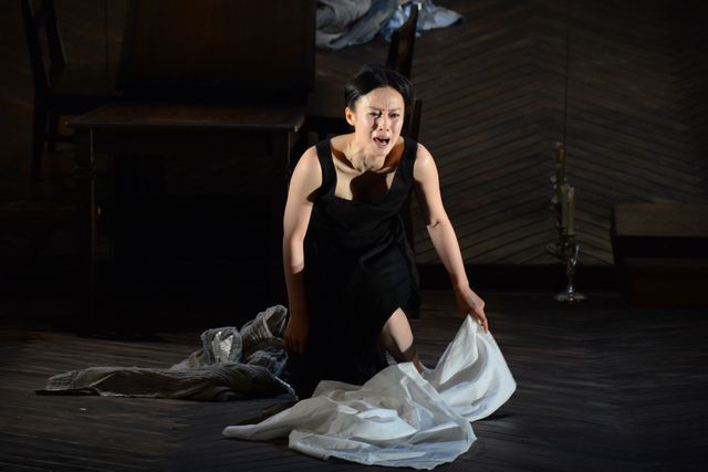 中谷美紀・神野三鈴の妖艶なキスシーンも！舞台「メアリー・ステュアート」開幕直前会見＆公開フォトコール（10枚目）