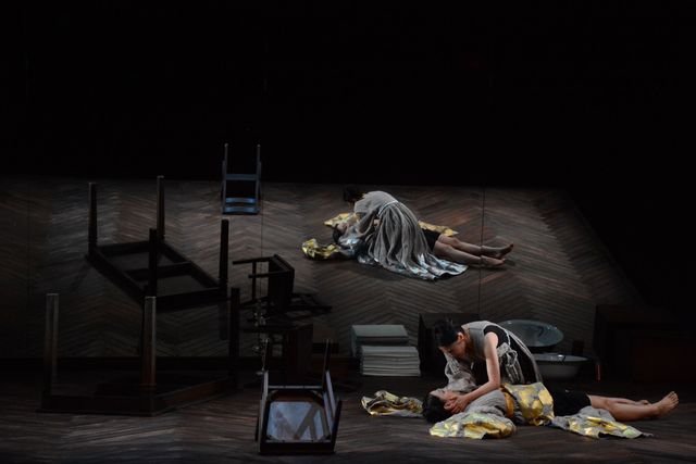 中谷美紀・神野三鈴の妖艶なキスシーンも！舞台「メアリー・ステュアート」開幕直前会見＆公開フォトコール（12枚目）