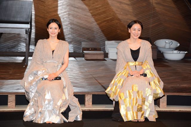 中谷美紀・神野三鈴の妖艶なキスシーンも！舞台「メアリー・ステュアート」開幕直前会見＆公開フォトコール（13枚目）