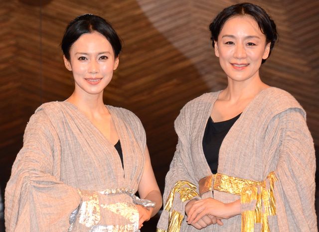 中谷美紀・神野三鈴の妖艶なキスシーンも！舞台「メアリー・ステュアート」開幕直前会見＆公開フォトコール（20枚目）