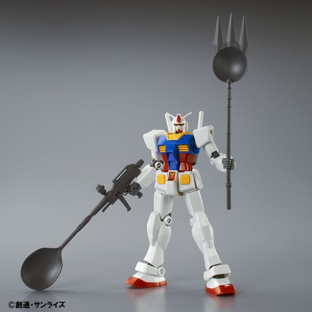 スプーンのビールライフルが付属！「ガンプラ」誕生35周年ケーキフォトギャラリー：フォトギャラリー