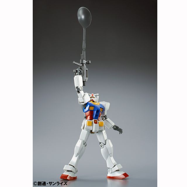 スプーンのビールライフルが付属！「ガンプラ」誕生35周年ケーキフォトギャラリー（6枚目）