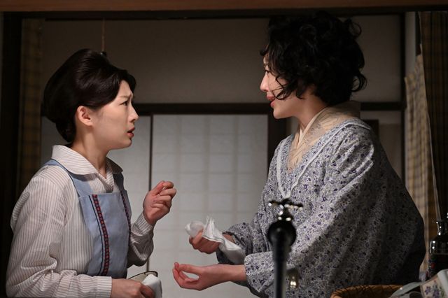 海での幸せそうなひととき…「虎に翼」第20週「稼ぎ男に繰り女？」第96回（5枚目）