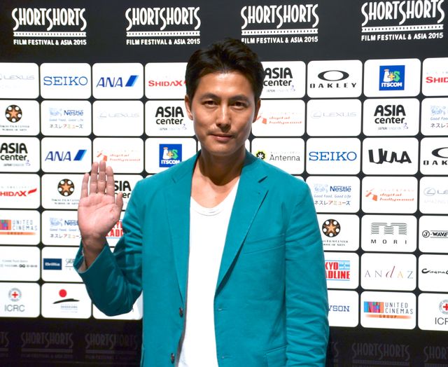 チョン・ウソン、監督として「ロマンチックコメディー」をただいま営業中！　画像ギャラリー（5枚目）