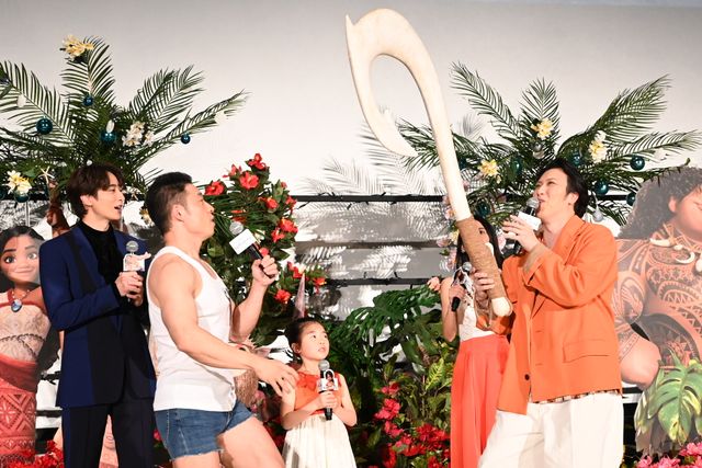 なかやまきんに君、子役と一緒にパワー！『モアナと伝説の海2』大ヒット御礼舞台あいさつ（7枚目）