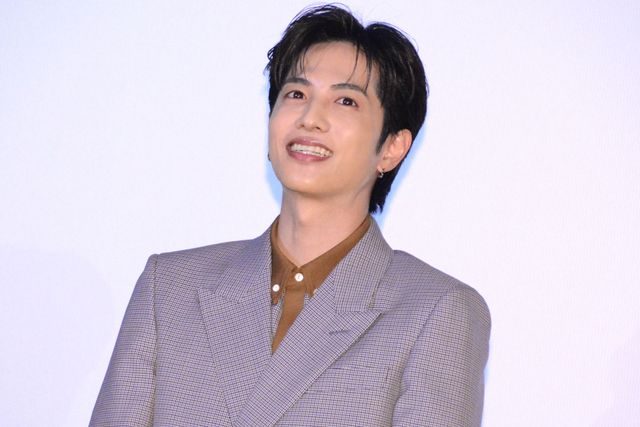 サプライズ発表も！香取慎吾、志尊淳ら木曜劇場「日本一の最低男」完成披露舞台挨拶の様子（7枚目）