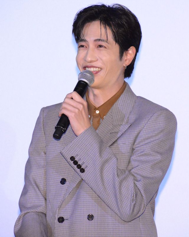 サプライズ発表も！香取慎吾、志尊淳ら木曜劇場「日本一の最低男」完成披露舞台挨拶の様子（8枚目）