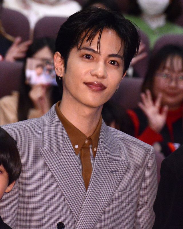 サプライズ発表も！香取慎吾、志尊淳ら木曜劇場「日本一の最低男」完成披露舞台挨拶の様子（15枚目）