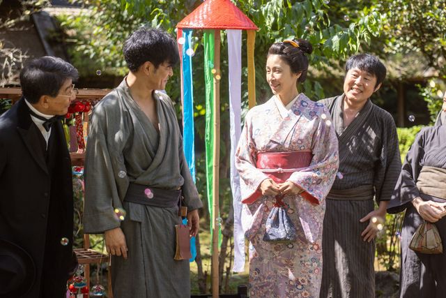 【画像10枚】村の異変、りん（見上愛）が偶然見つけた父の秘密…「風、薫る」第2回場面カット（5枚目）