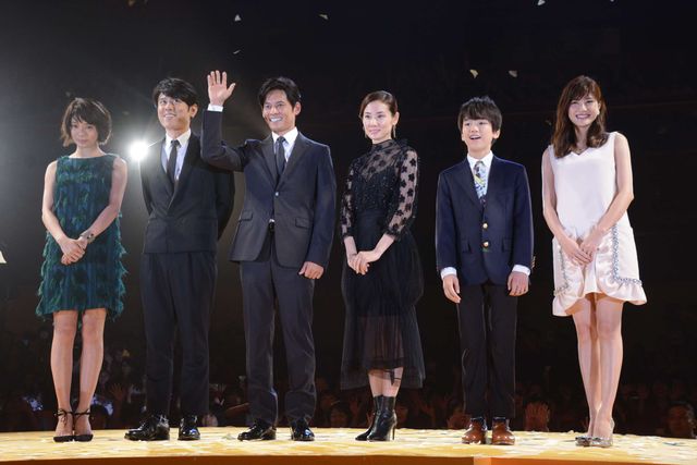 お似合いすぎ！織田裕二、吉田羊の手を取りエスコート！『ボク妻。』完成披露フォトギャラリー（13枚目）