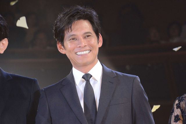 お似合いすぎ！織田裕二、吉田羊の手を取りエスコート！『ボク妻。』完成披露フォトギャラリー（15枚目）