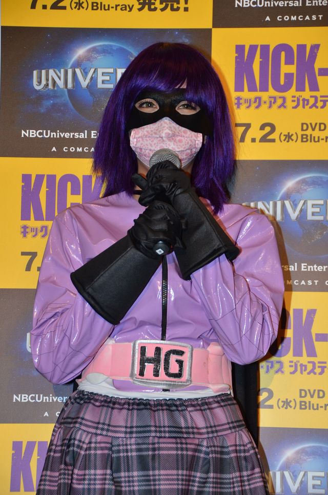 似てる？似てない？クロエ・モレッツ“ヒット・ガール”のものまねメイクにざわちんが挑戦！写真ギャラリー（2枚目）