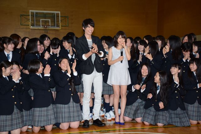 有村架純と福士蒼汰のサプライズ登場に250人のJKが大興奮！【フォトギャラリー】：フォトギャラリー