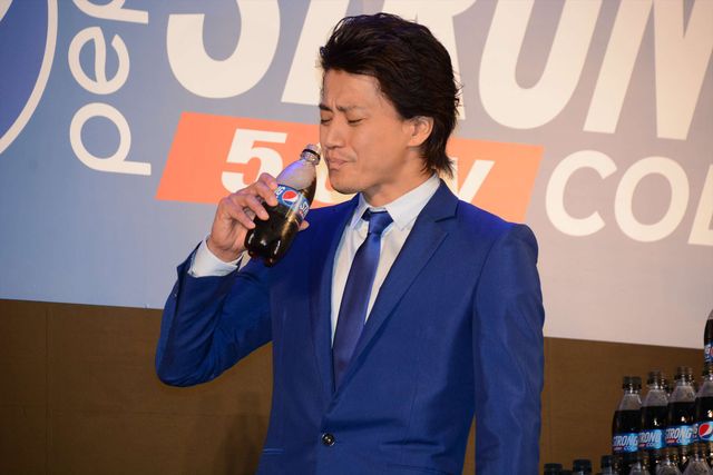 小栗旬、飲みっぷりもカッコイイ！「ペプシストロング5.0GV」新CM発表会ギャラリー（2枚目）