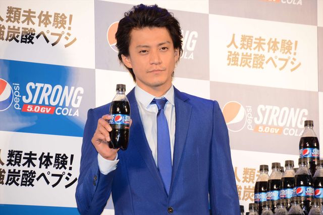 小栗旬、飲みっぷりもカッコイイ！「ペプシストロング5.0GV」新CM発表会ギャラリー（9枚目）