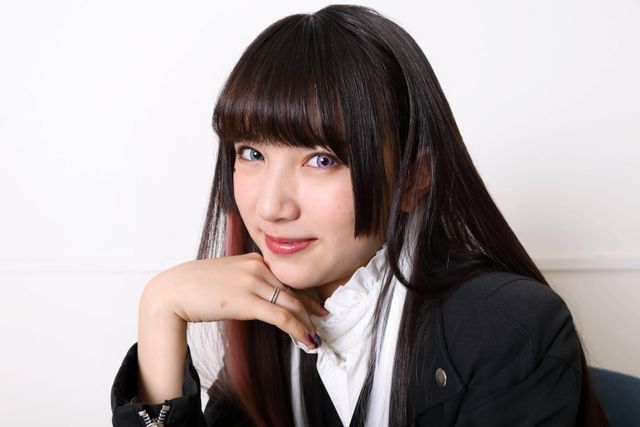 15歳で圧倒的な存在感！「仮面ライダーギーツ」ベロバ役・並木彩華インタビュー撮り下ろしカット：フォトギャラリー｜シネマトゥデイ