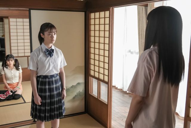 朝ドラ「おむすび」歩（仲里依紗）はなぜギャルになったのか…（2枚目）