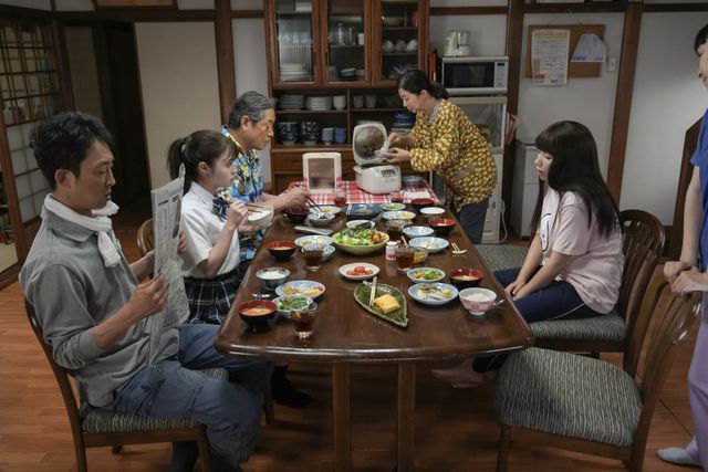 朝ドラ「おむすび」歩（仲里依紗）はなぜギャルになったのか…（3枚目）