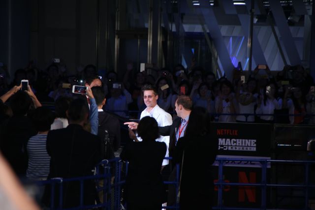 お茶目なポーズもいっぱい…！ブラピ来日『ウォー・マシーン：戦争は話術だ！』ジャパンプレミア（2枚目）