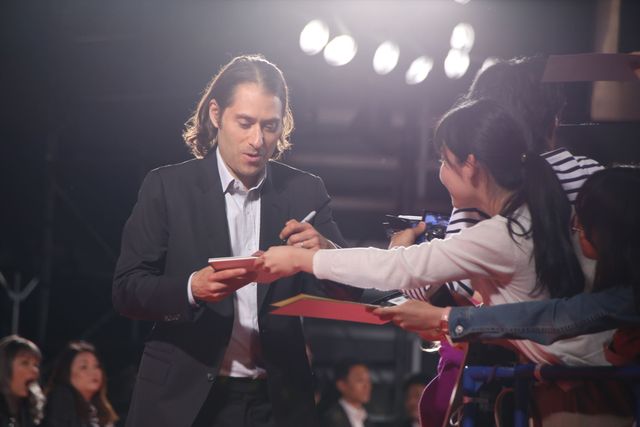 お茶目なポーズもいっぱい…！ブラピ来日『ウォー・マシーン：戦争は話術だ！』ジャパンプレミア（6枚目）