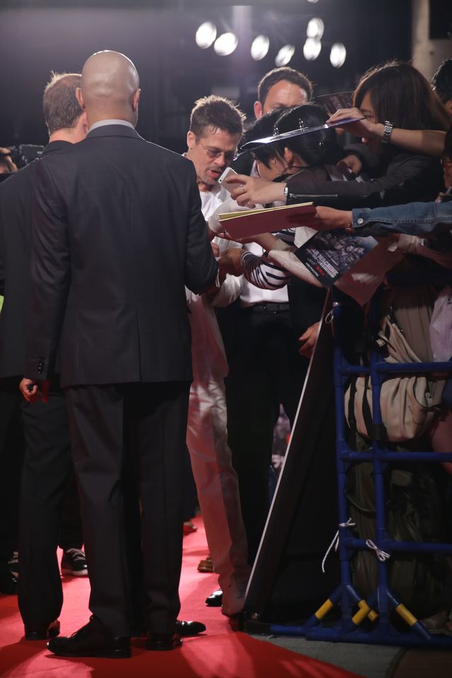 お茶目なポーズもいっぱい…！ブラピ来日『ウォー・マシーン：戦争は話術だ！』ジャパンプレミア（14枚目）