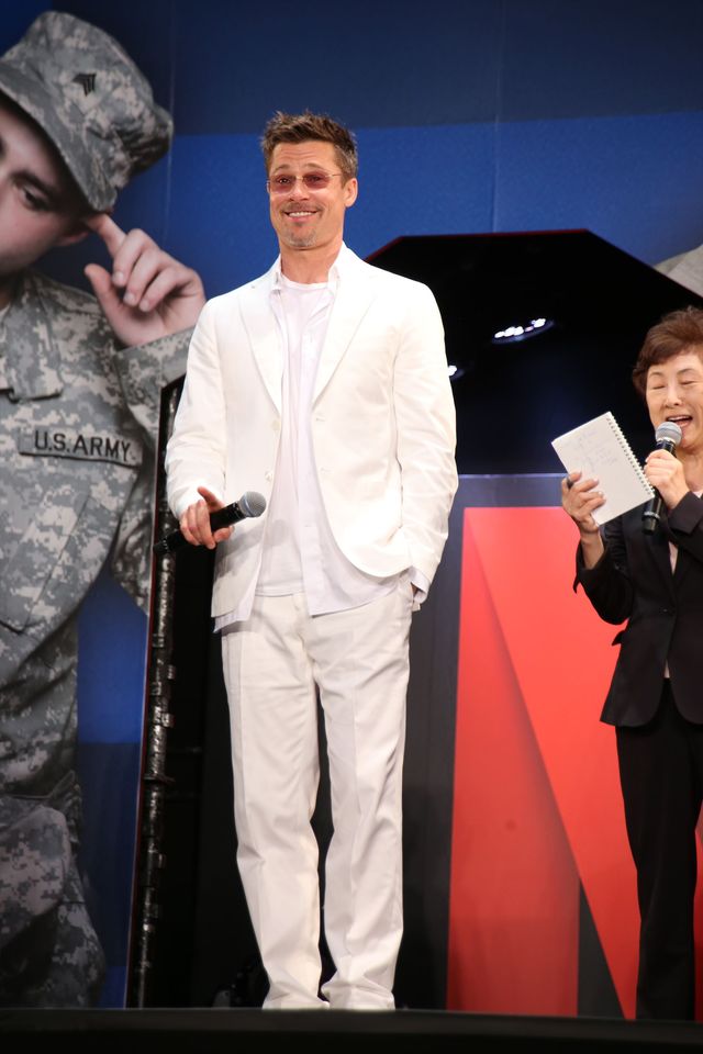 お茶目なポーズもいっぱい…！ブラピ来日『ウォー・マシーン：戦争は話術だ！』ジャパンプレミア（31枚目）