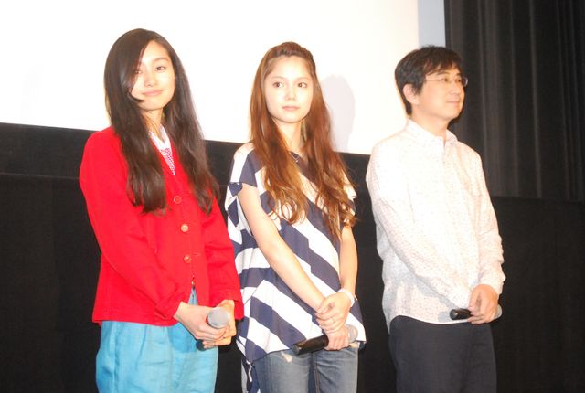 宮崎あおい＆忽那汐里フォトギャラリー：フォトギャラリー