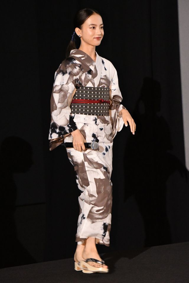 岡田将生＆清原果耶＆人気子役の浴衣姿！映画『1秒先の彼』公開記念舞台あいさつ（2枚目）