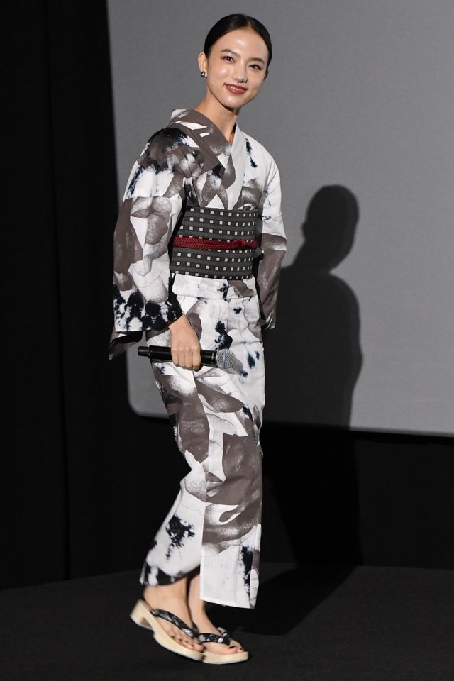 岡田将生＆清原果耶＆人気子役の浴衣姿！映画『1秒先の彼』公開記念舞台あいさつ（3枚目）