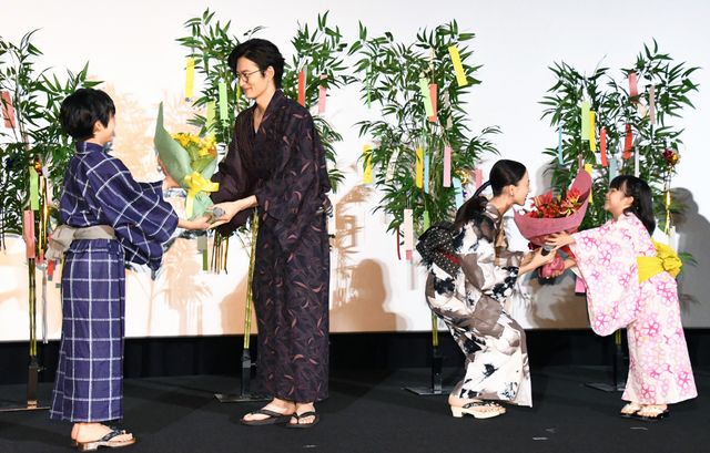 岡田将生＆清原果耶＆人気子役の浴衣姿！映画『1秒先の彼』公開記念舞台あいさつ（15枚目）