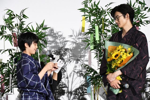 岡田将生＆清原果耶＆人気子役の浴衣姿！映画『1秒先の彼』公開記念舞台あいさつ（18枚目）