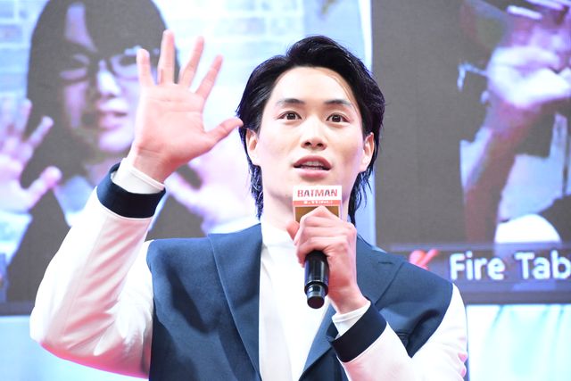 磯村勇斗＆鈴木伸之、新バットマンとのリモート会話に大興奮！（5枚目）