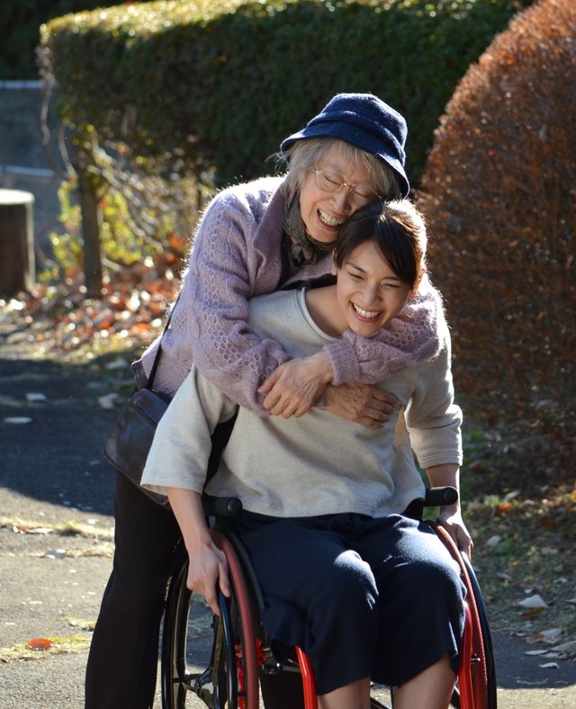 秋元才加＆三田佳子、撮影現場フォトギャラリー：フォトギャラリー