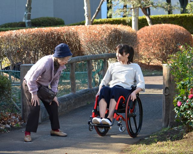 秋元才加＆三田佳子、撮影現場フォトギャラリー（4枚目）