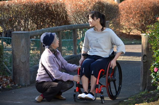 秋元才加＆三田佳子、撮影現場フォトギャラリー（5枚目）