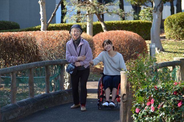 秋元才加＆三田佳子、撮影現場フォトギャラリー（23枚目）
