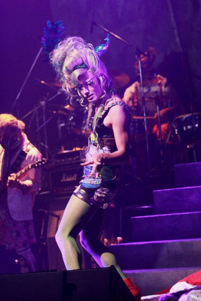 ロック・ミュージカル「ヘドウィグ・アンド・アングリーインチ」のゲネプロ（8枚目）