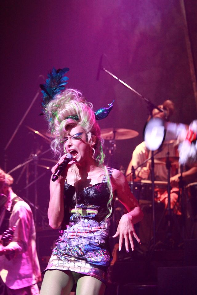 ロック・ミュージカル「ヘドウィグ・アンド・アングリーインチ」のゲネプロ（9枚目）