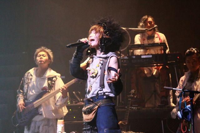 ロック・ミュージカル「ヘドウィグ・アンド・アングリーインチ」のゲネプロ（12枚目）