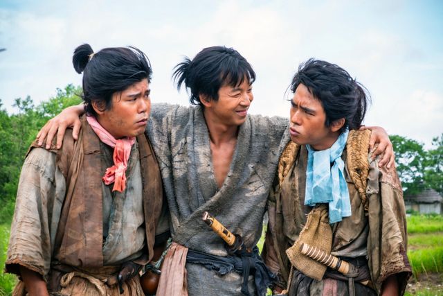 仲野太賀、小栗旬、松下洸平ら「豊臣兄弟！」第3回までの場面写真（4枚目）