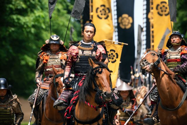仲野太賀、小栗旬、松下洸平ら「豊臣兄弟！」第3回までの場面写真（10枚目）
