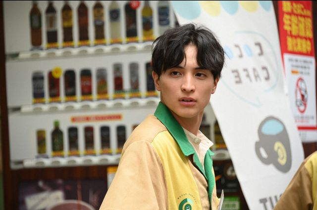 中村倫也、スーツ姿がかっこい！「この恋あたためますか」第1話場面カット（6枚目）