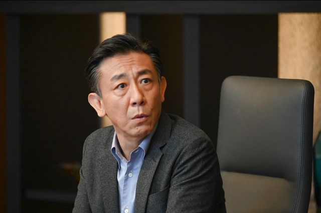 中村倫也、スーツ姿がかっこい！「この恋あたためますか」第1話場面カット（10枚目）