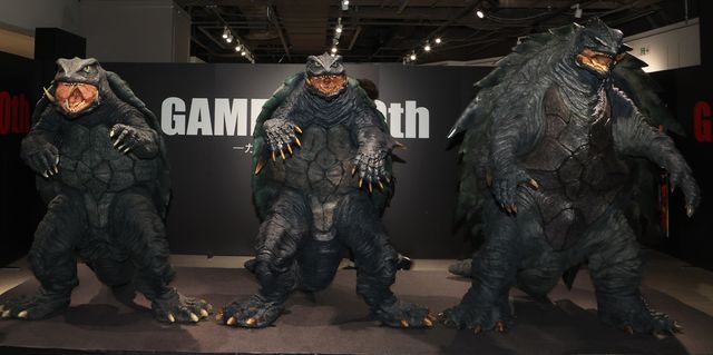 復元された平成ガメラ三部作のガメラが集結