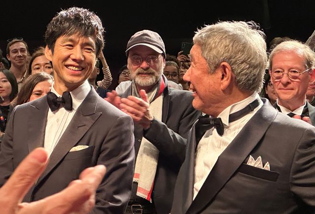 笑い合う西島秀俊＆北野武監督！カンヌ映画祭『首』公式上映の様子（8枚目）