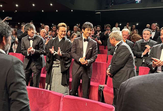 笑い合う西島秀俊＆北野武監督！カンヌ映画祭『首』公式上映の様子（17枚目）