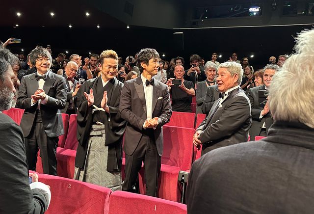 笑い合う西島秀俊＆北野武監督！カンヌ映画祭『首』公式上映の様子（18枚目）